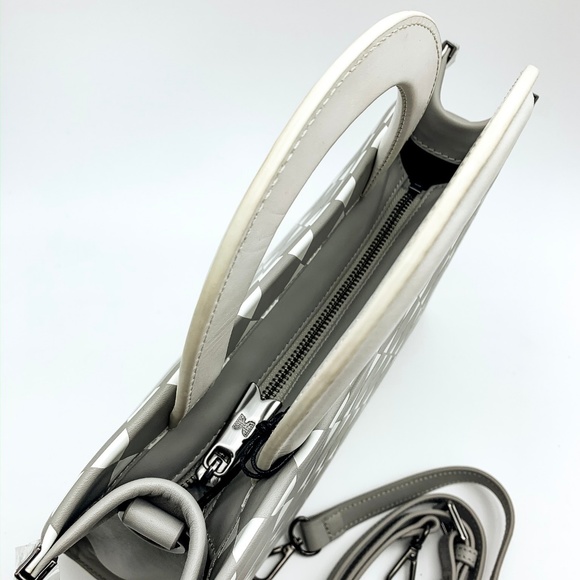 NWT HEIRLOOM Leather Embossed Handbag "JR TWIN" - Picture 4 of 5